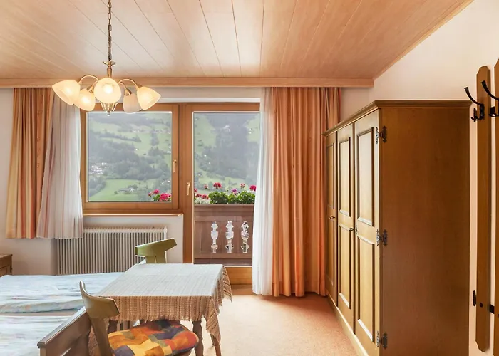 Dornauer アパート ヒパッハ